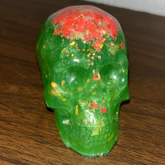 Shiny Smooth Unique Green Handmade Resin Skull Figurine Tabletop Decor - Picture 11 of 14